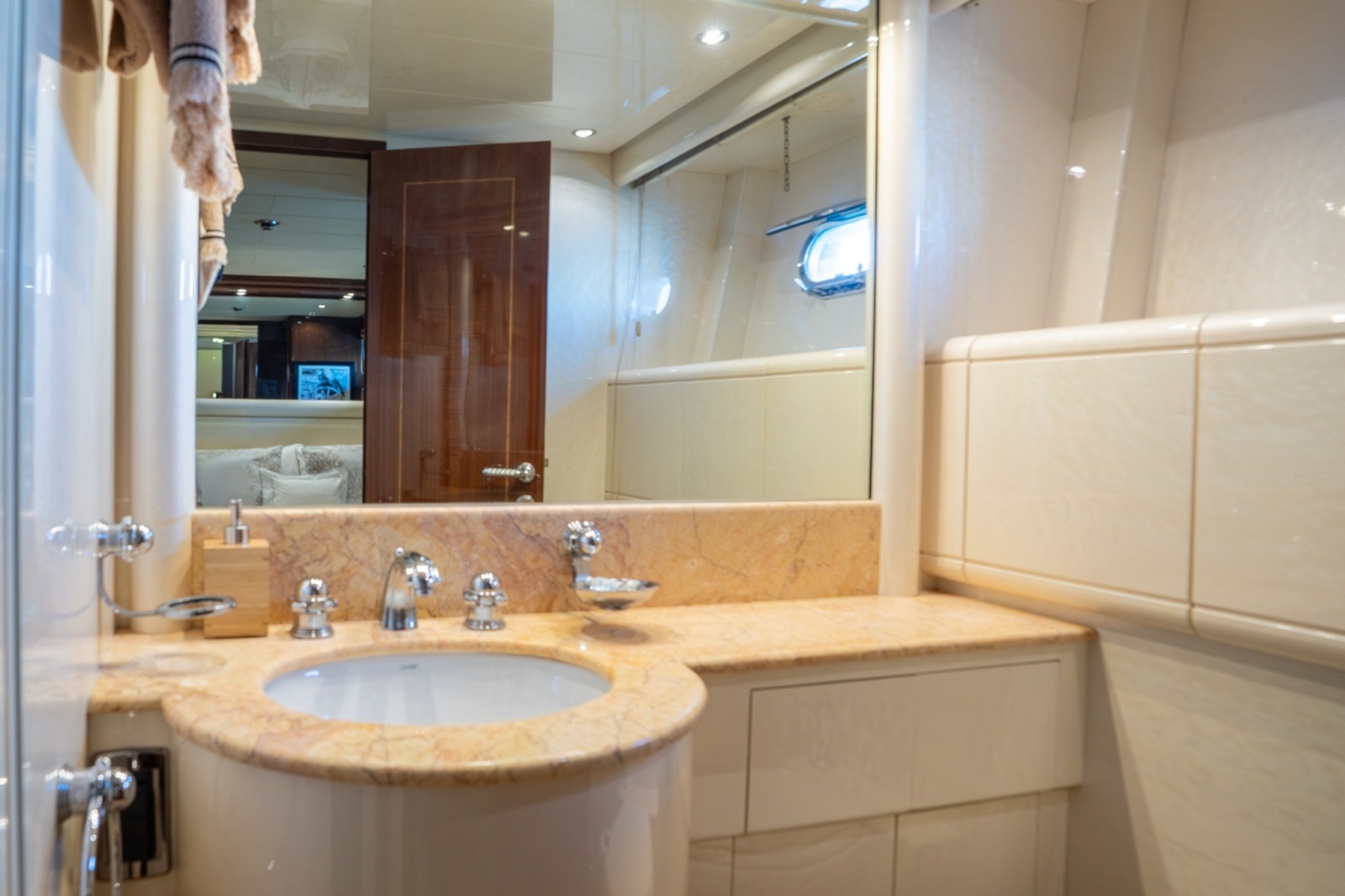 72ft Mangusta Yacht For Sale