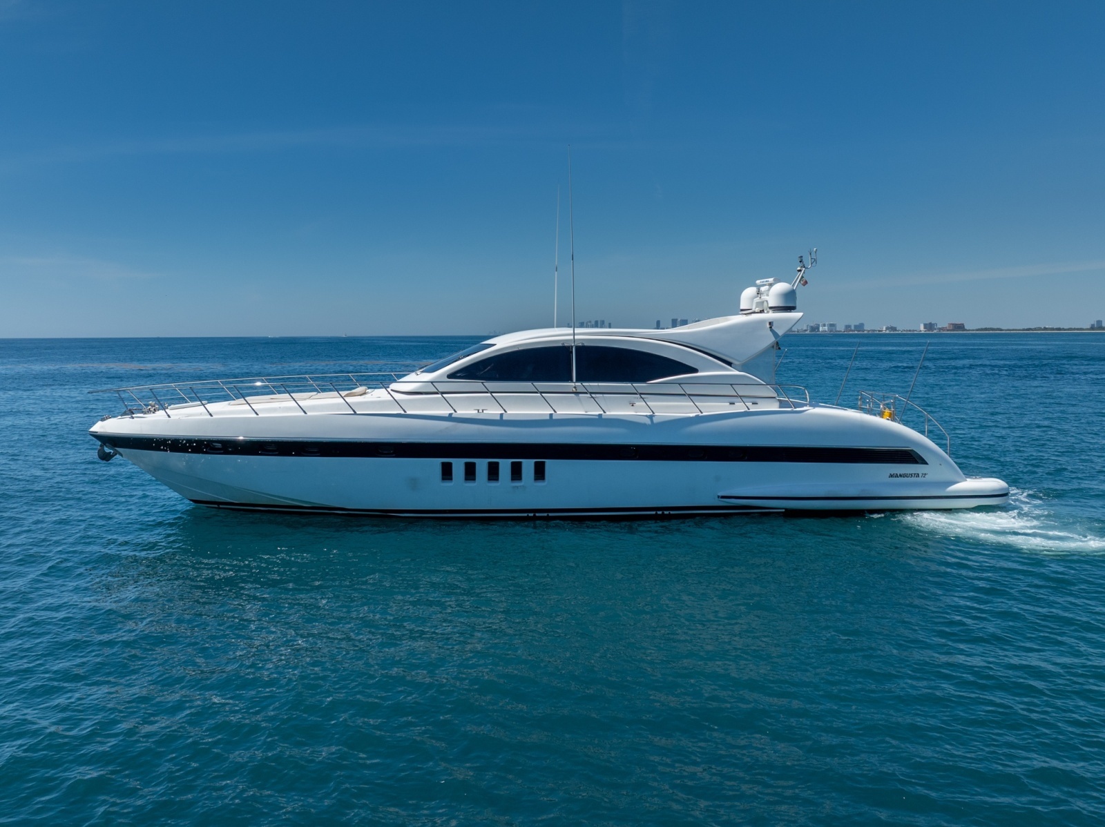 72ft Mangusta Yacht For Sale