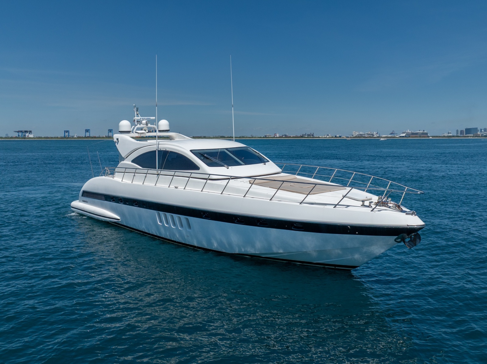 2004 Mangusta 72