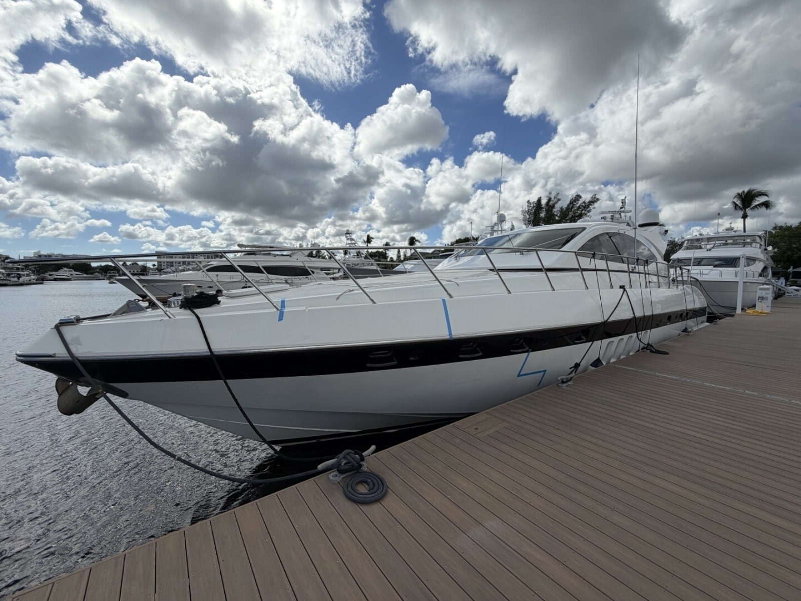2004 Mangusta 72