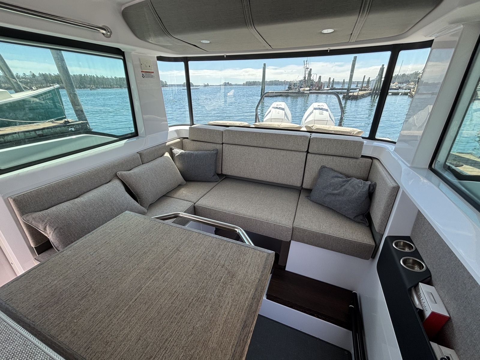 2023 Axopar 37XC Cross Cabin