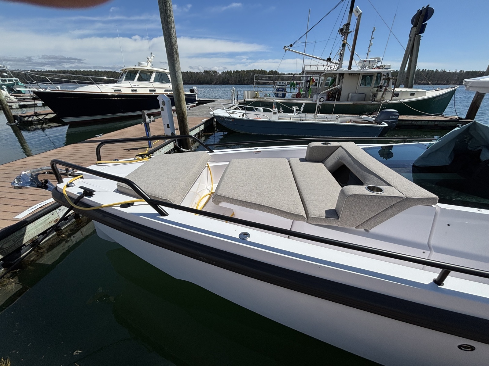 2023 Axopar 37XC Cross Cabin