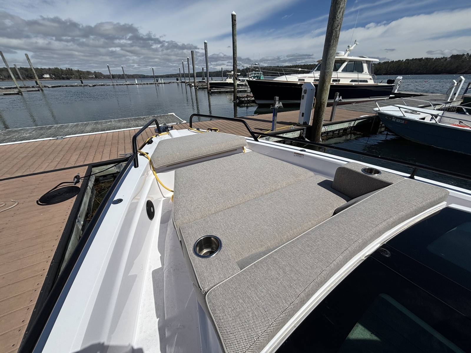 2023 Axopar 37XC Cross Cabin