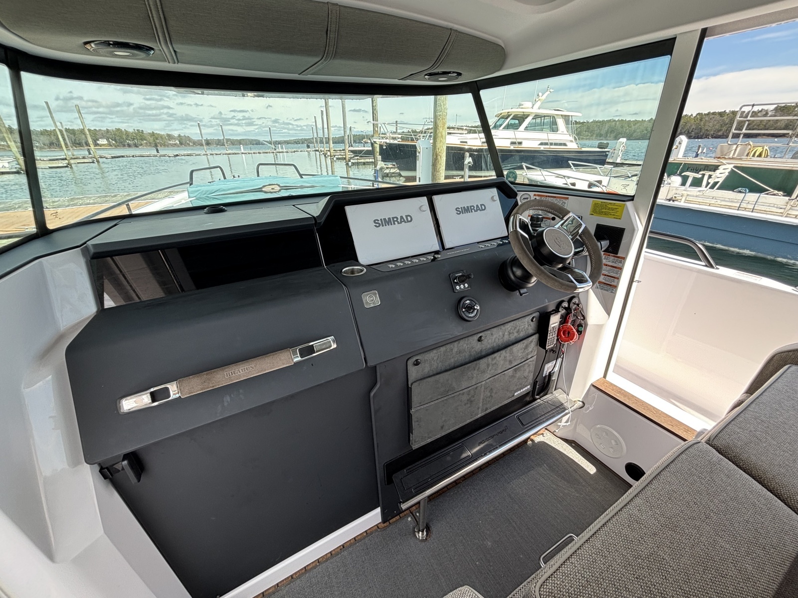 2023 Axopar 37XC Cross Cabin