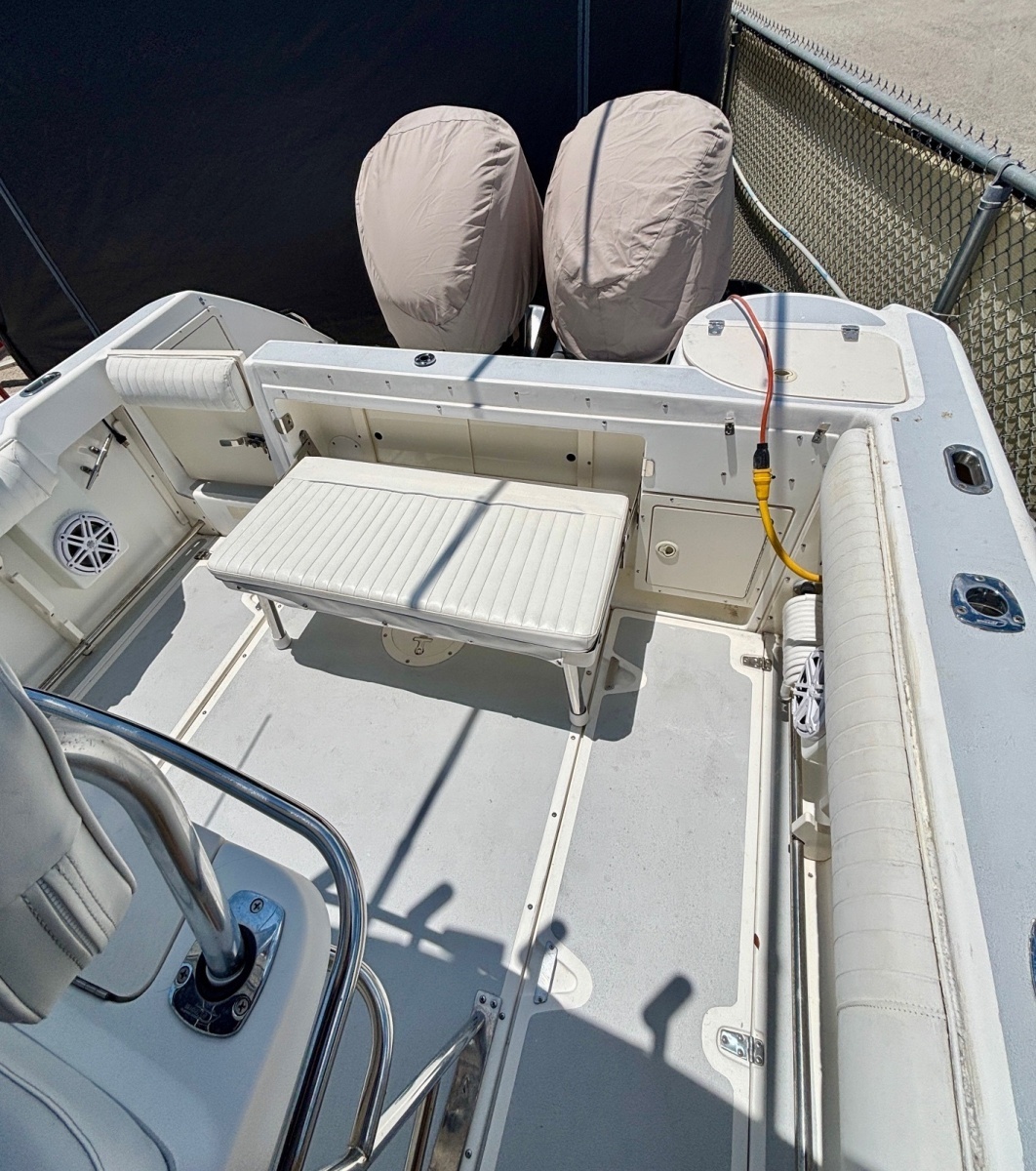 2001 Boston Whaler 26 Outrage