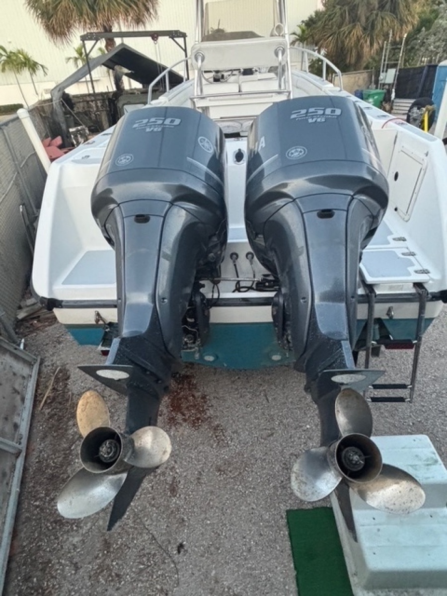 26' 2001 Boston Whaler 26 Outrage