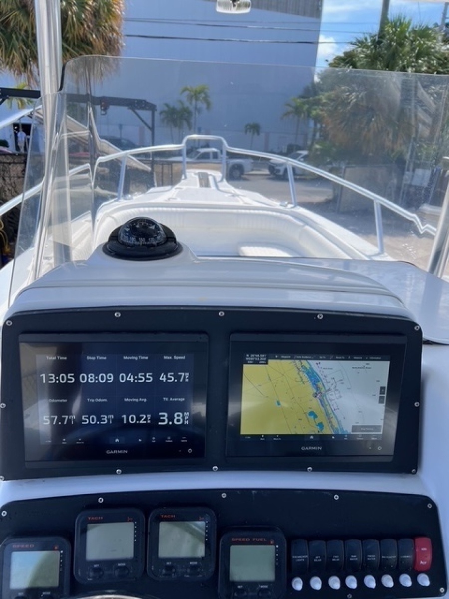 26' 2001 Boston Whaler 26 Outrage