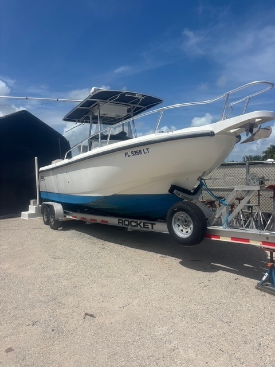 2001 Boston Whaler 26 Outrage