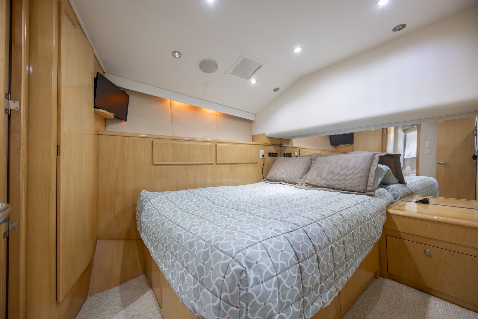 50' 2000 Hatteras 50 Convertible