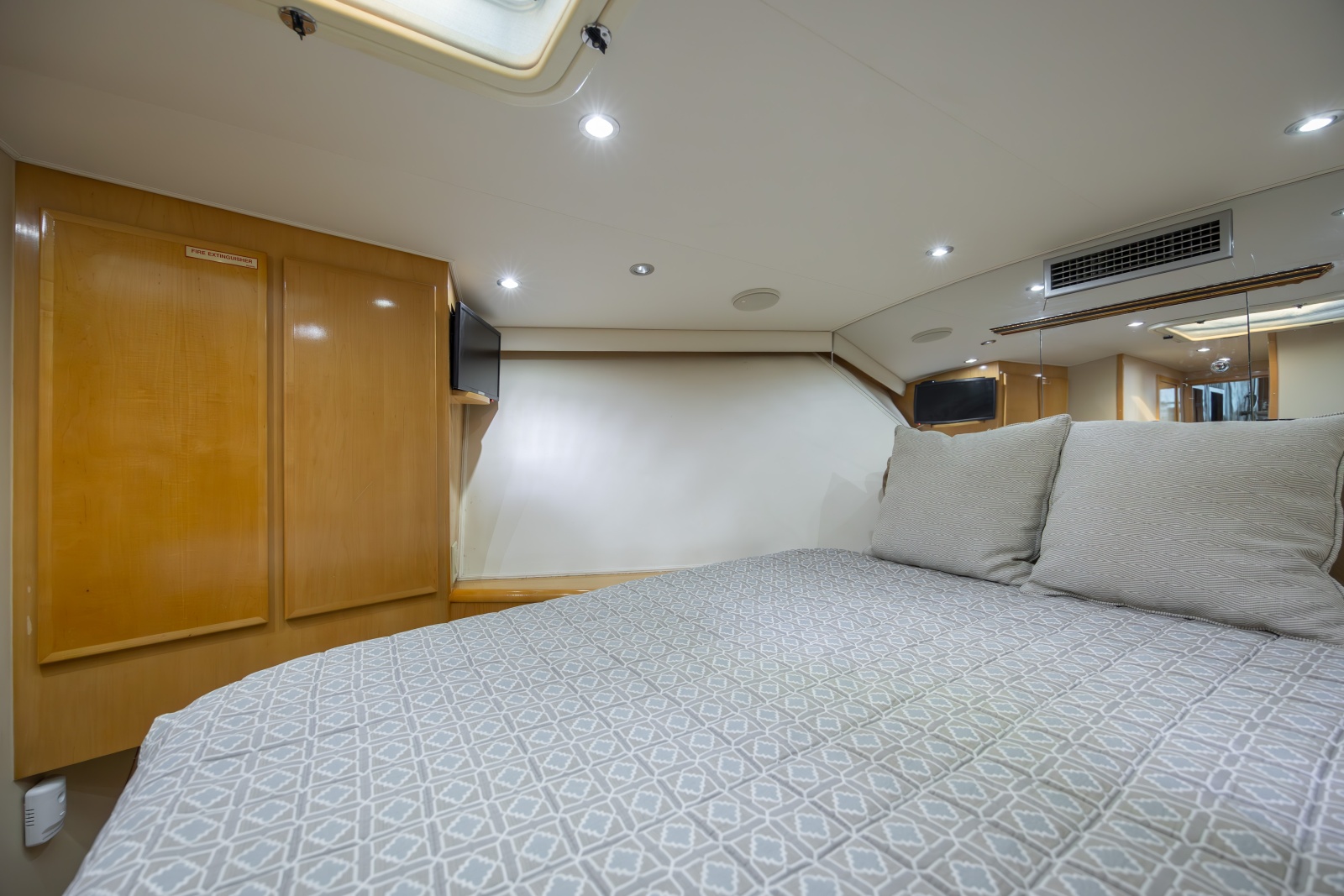 50' 2000 Hatteras 50 Convertible