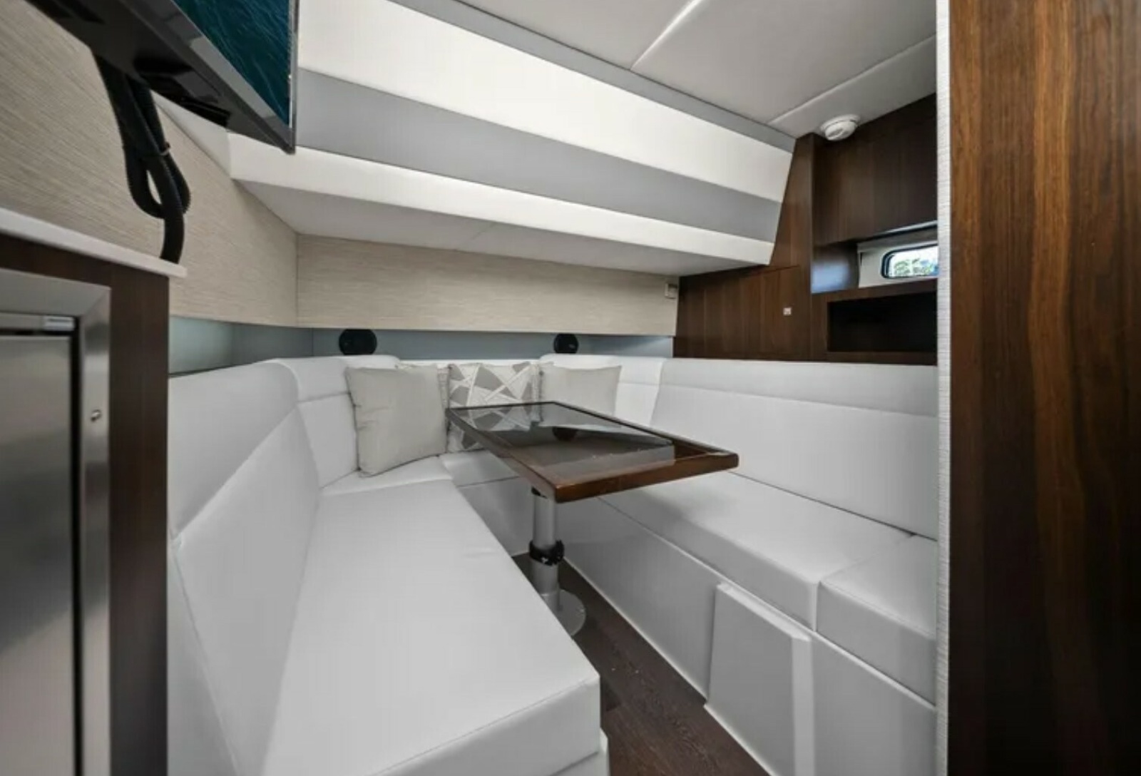 2024 Cruisers Yachts 42 GLS OB