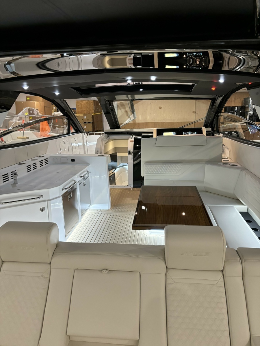 2024 Cruisers Yachts 42 GLS OB