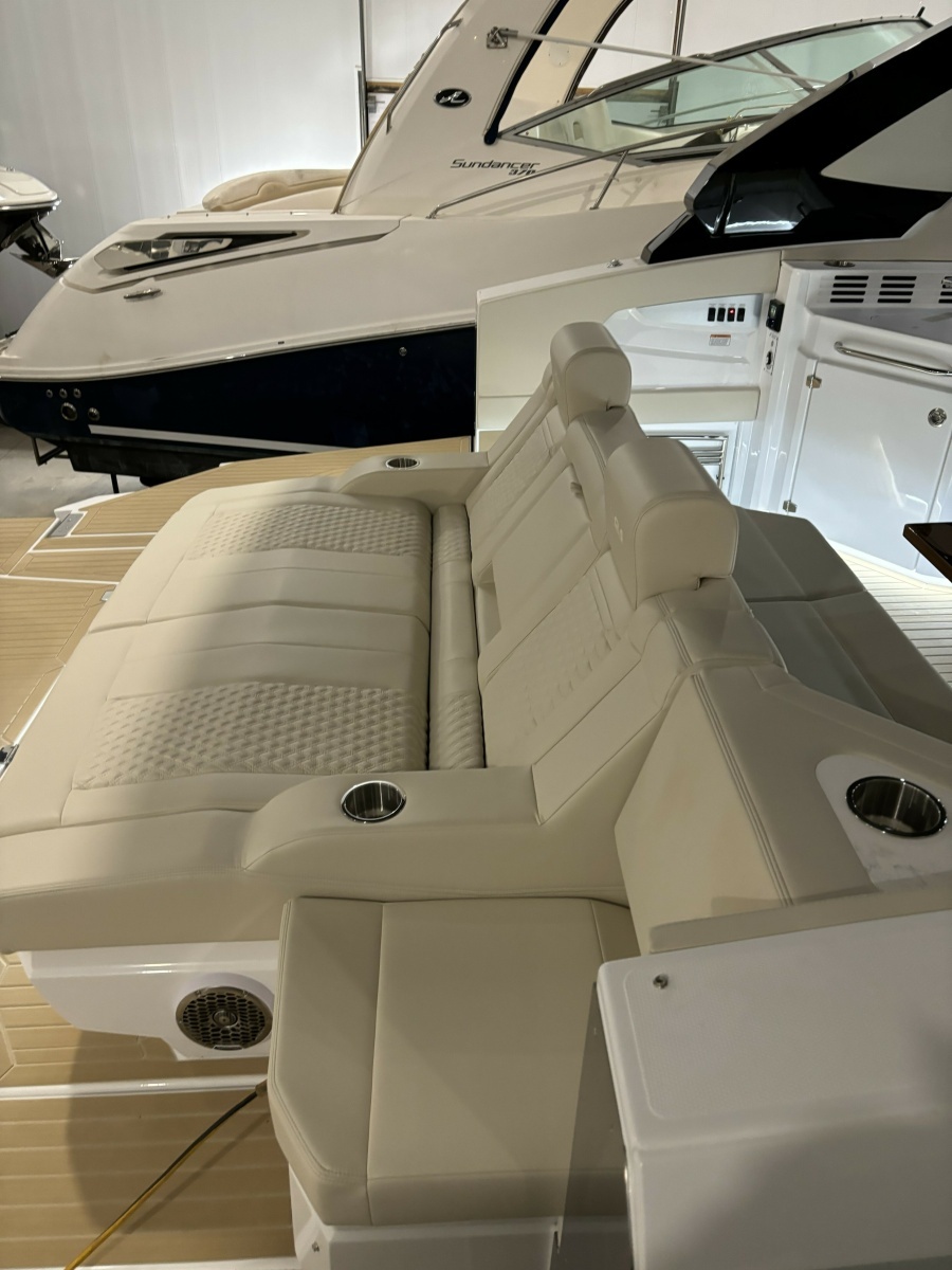 2024 Cruisers Yachts 42 GLS OB