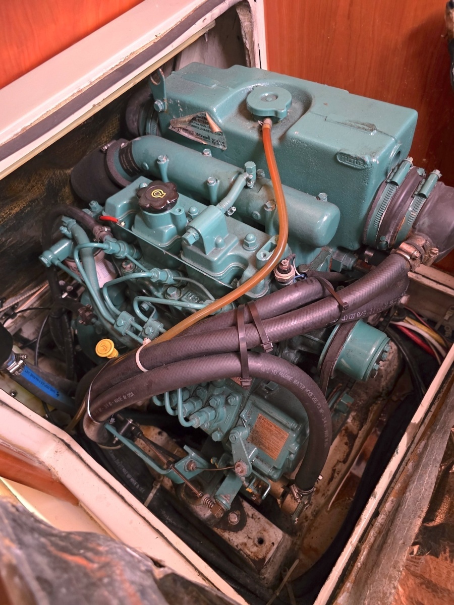 2004 C&C 121