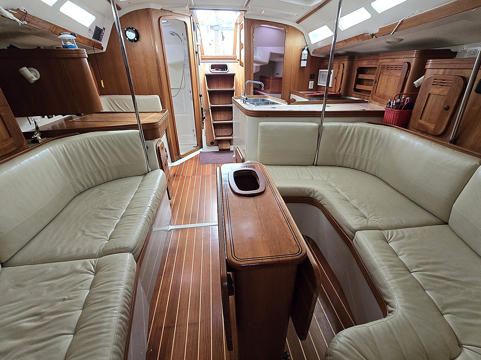 Saloon aft