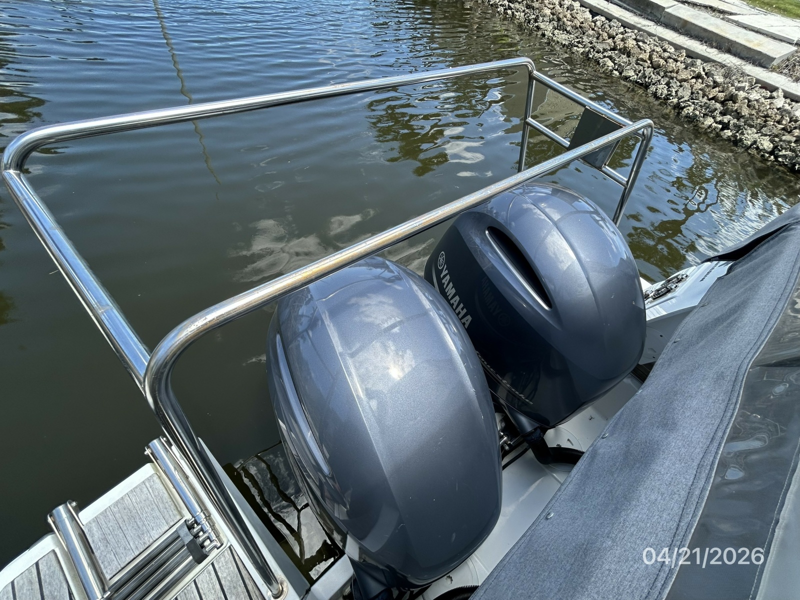 Jeanneau 895 outboards3 