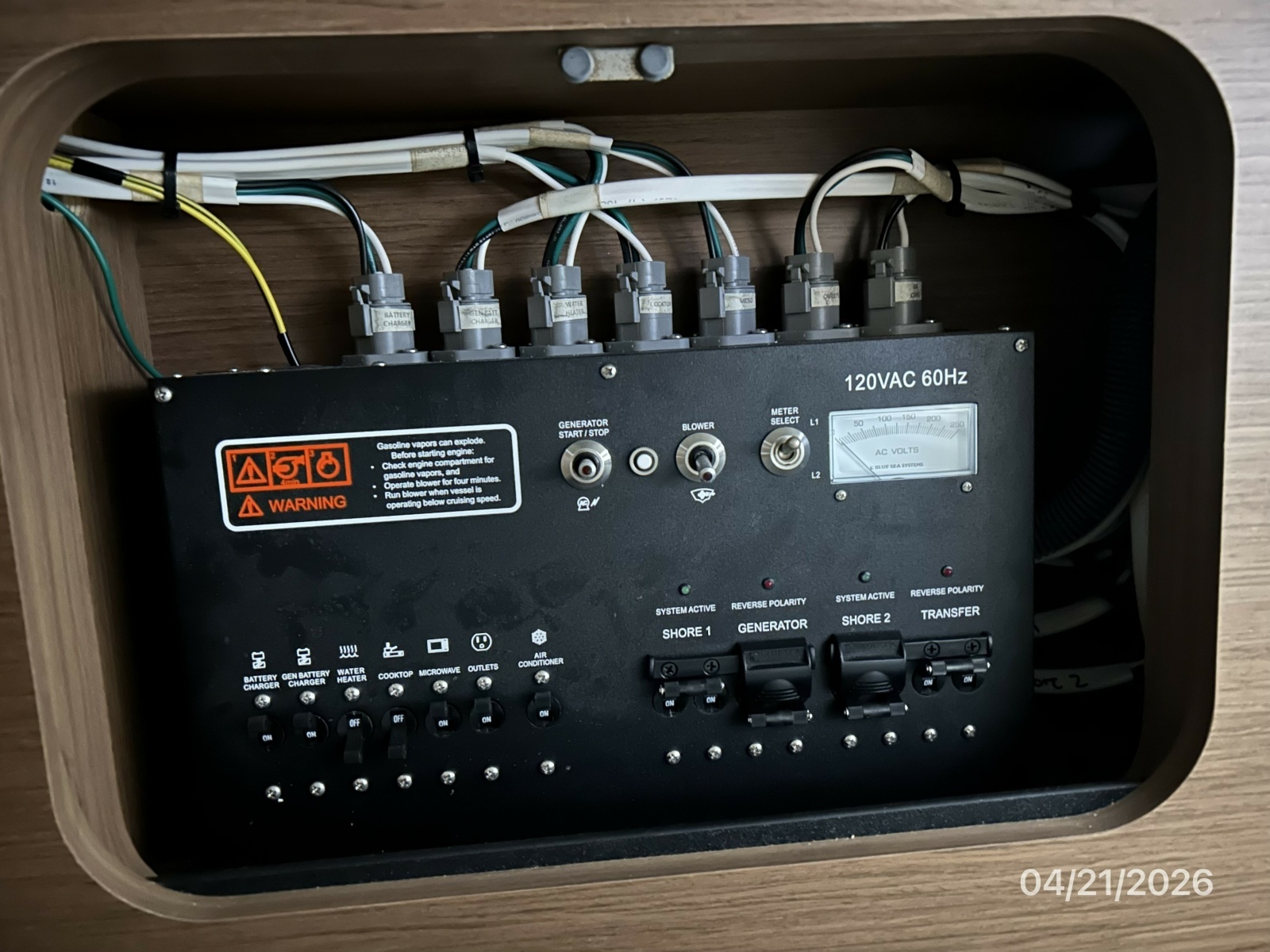 Jeanneau 895 electrical panel2