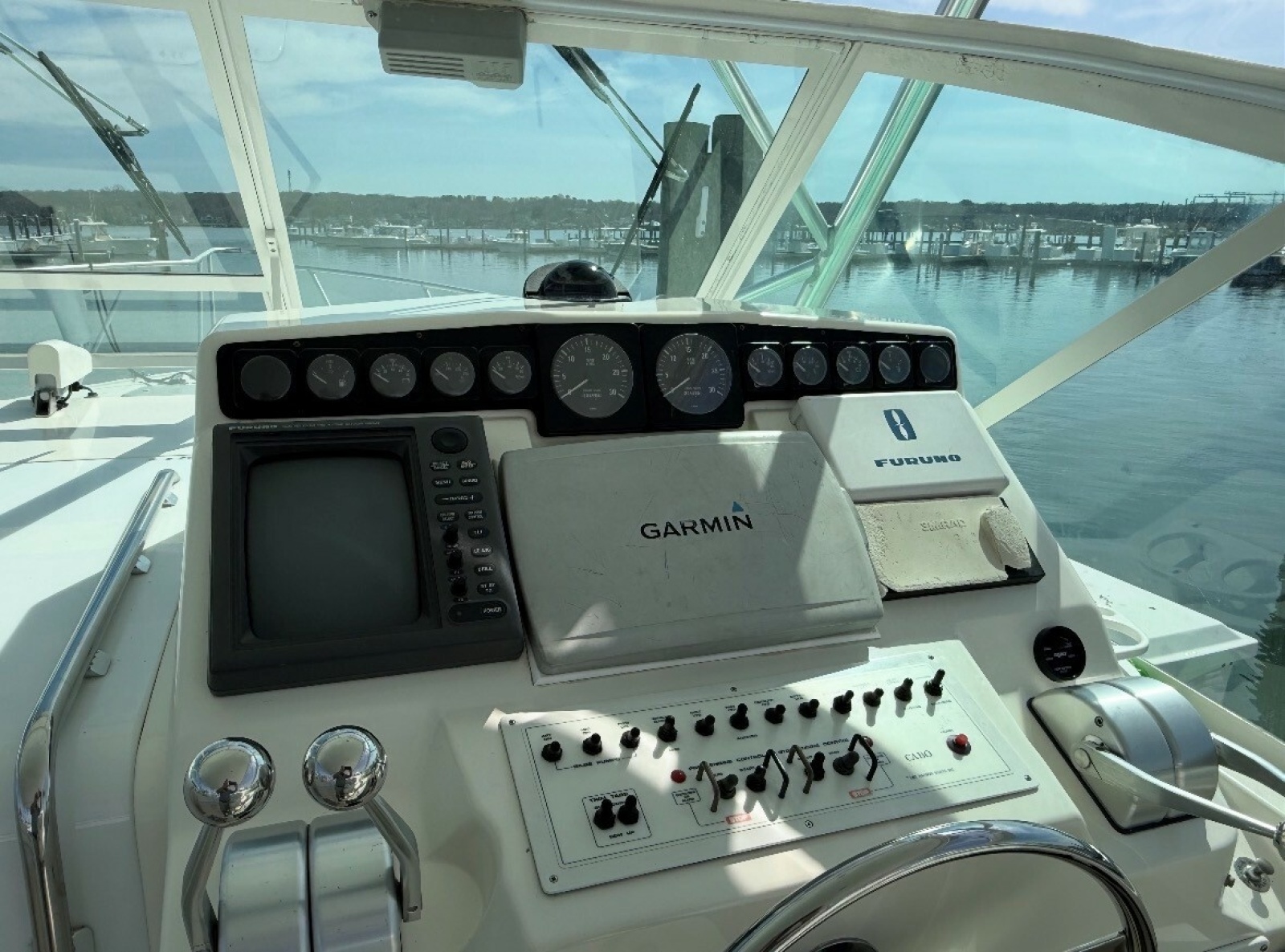 Cabo 35 SCREAMIN' EAGLE - Helm