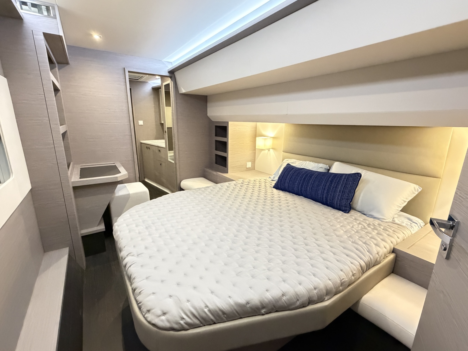 40' 2024 Fountaine Pajot MY 5