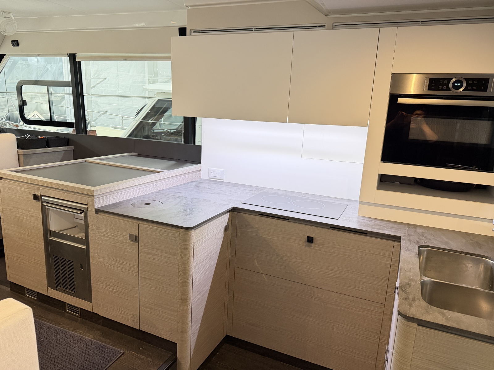 40' 2024 Fountaine Pajot MY 5