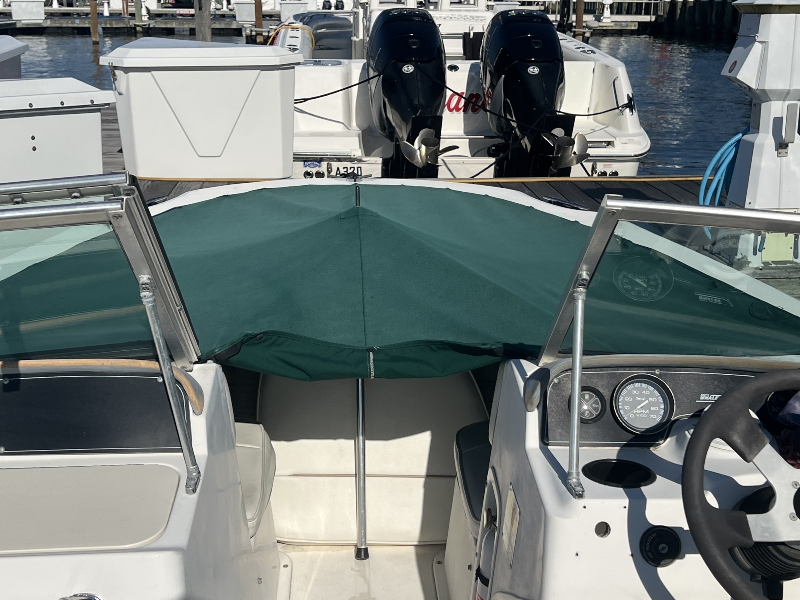 2000 Boston Whaler 18 Ventura Bowrider