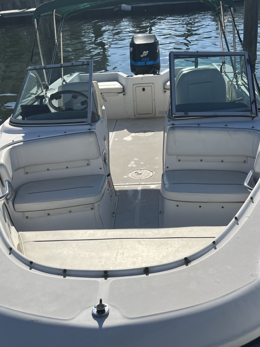 2000 Boston Whaler 18 Ventura Bowrider