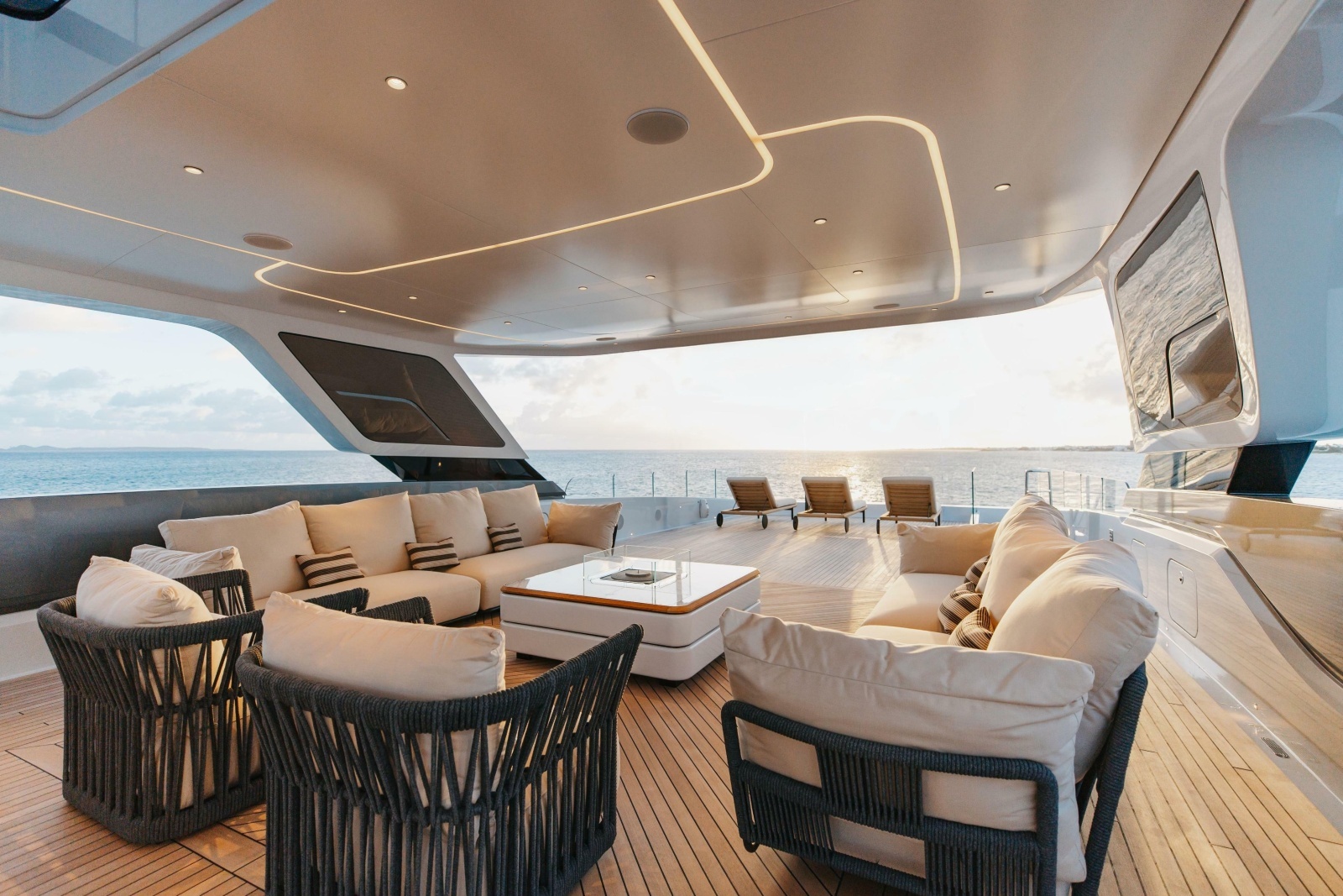 Sundeck Seating Area Looking Aft  