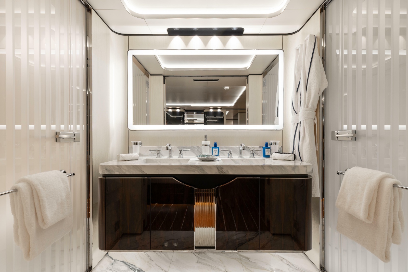 Lower Deck VIP Stateroom Aft Bath 