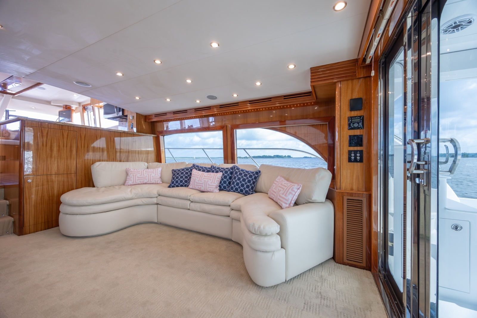 2008 Hatteras Motor Yacht