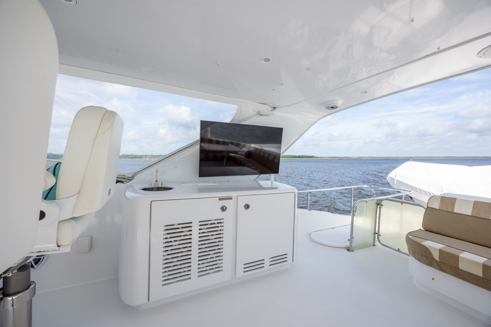 2008 Hatteras Motor Yacht