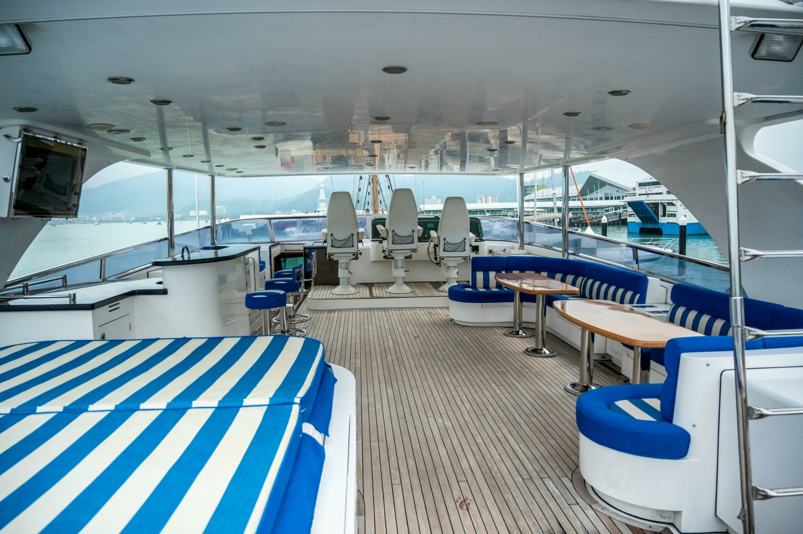 2007 New Ocean New Ocean 95 photo 16