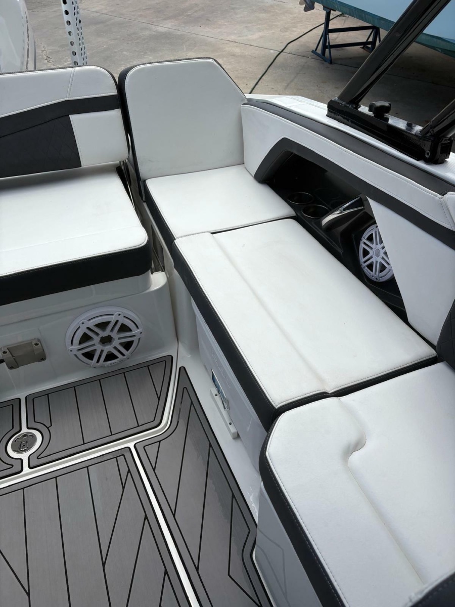 2023 Monterey 255 Super Sport