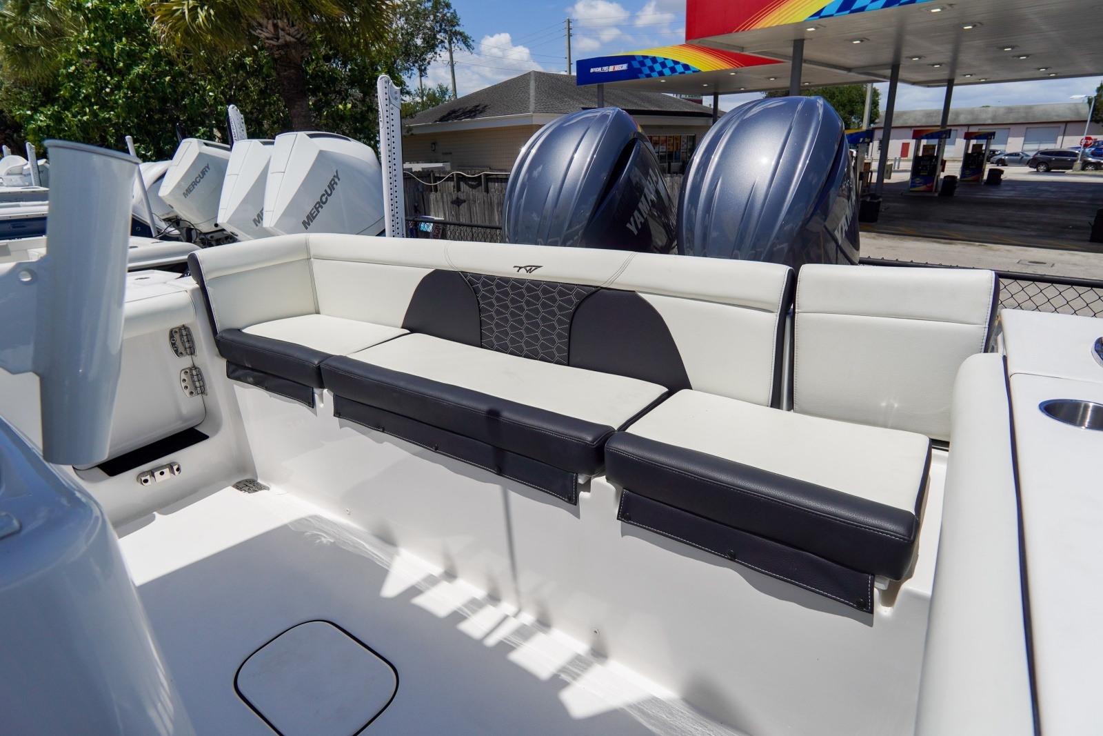 25ft Tidewater Yacht For Sale