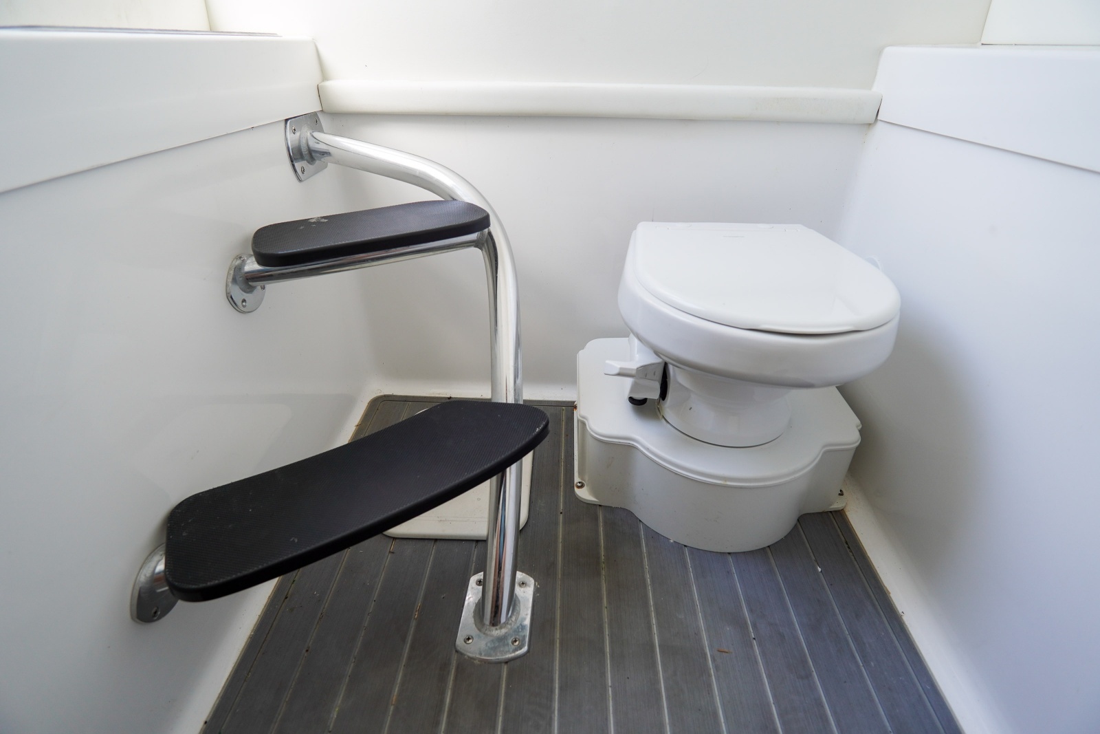 2024 Front Runner CC