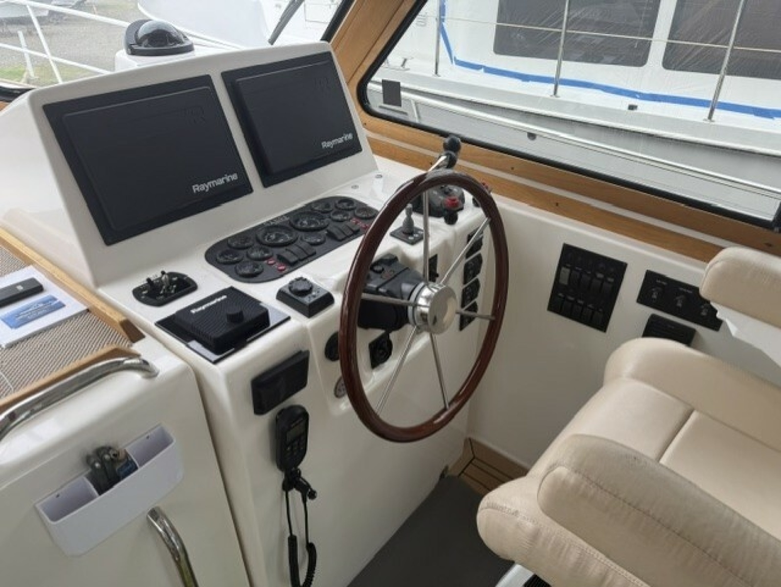 2005 Sabre 