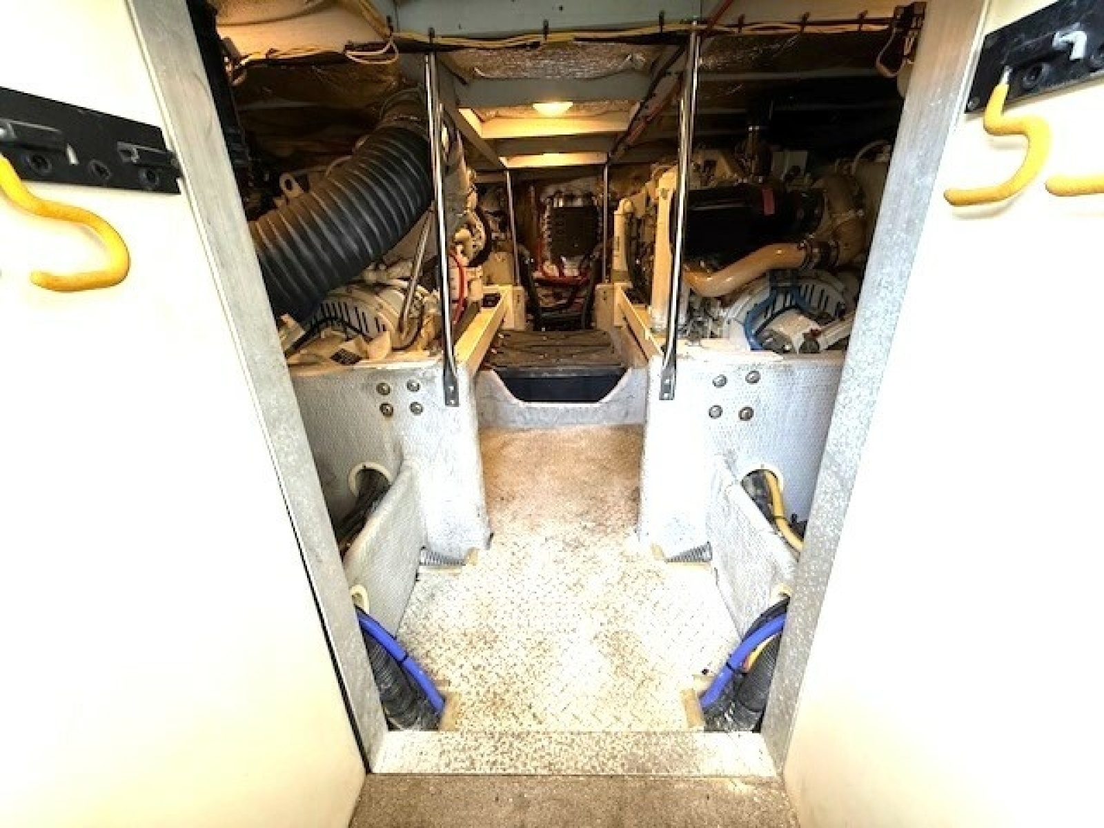 2001 Silverton 42 Convertible