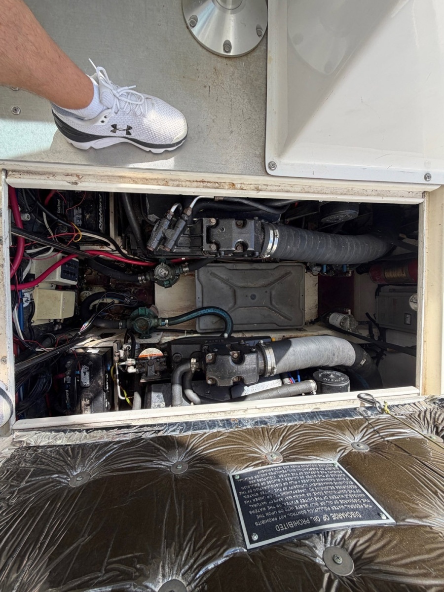 1997 Pursuit 3100 Express