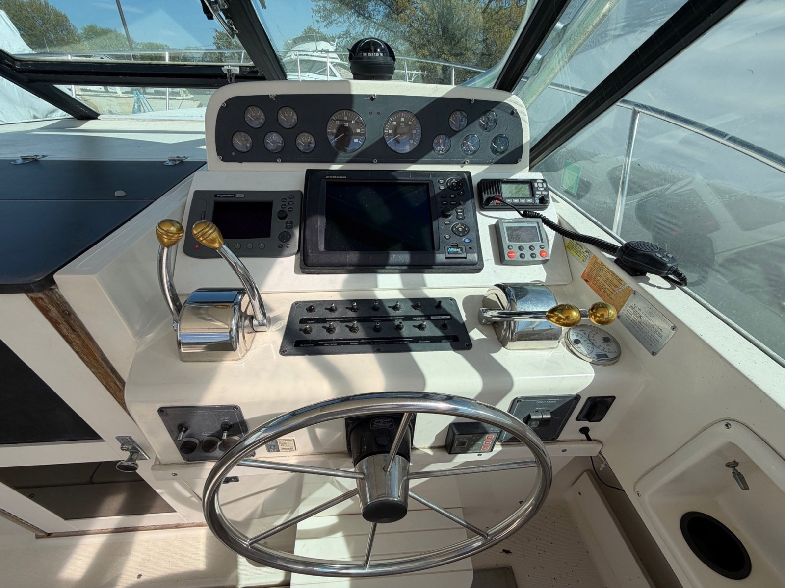 1997 Pursuit 3100 Express