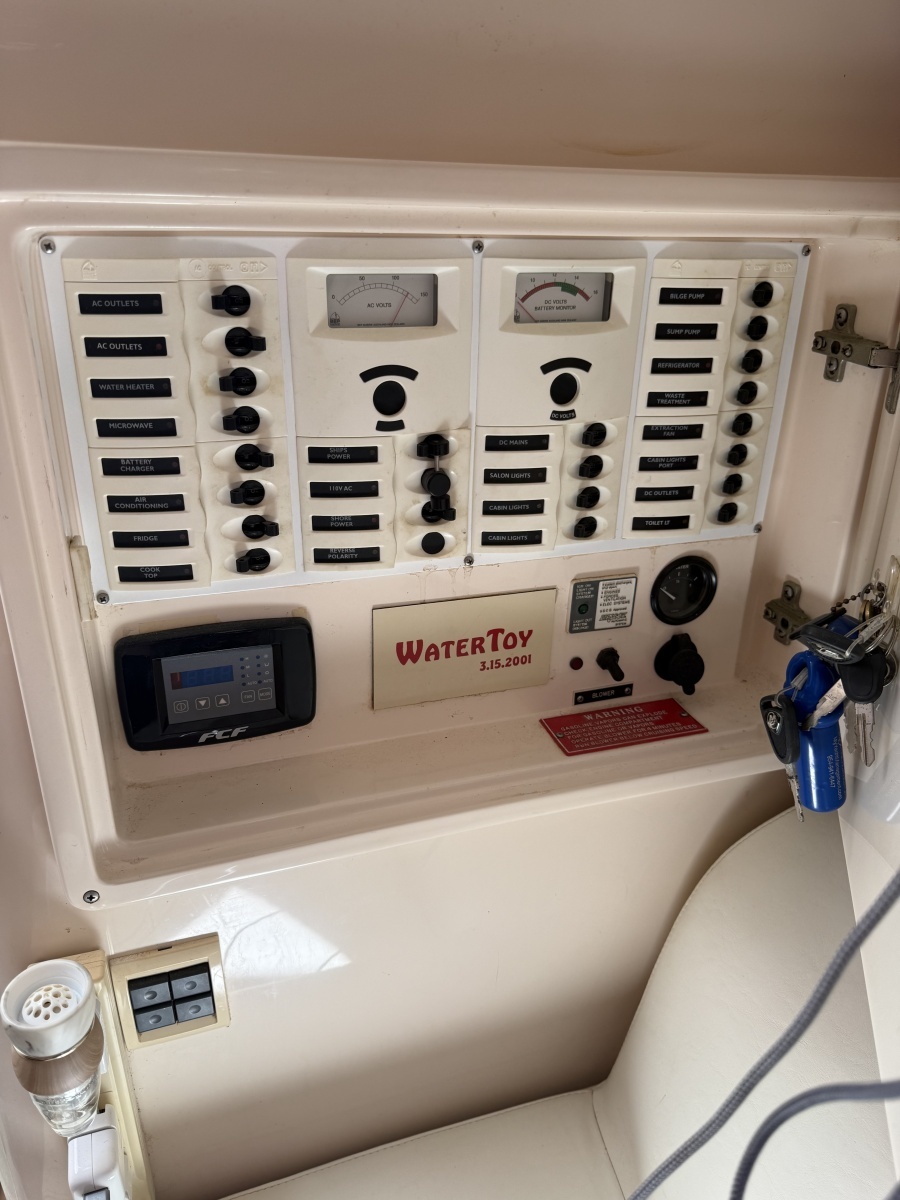 Captain s Call 38ft Intrepid Yacht For Sale