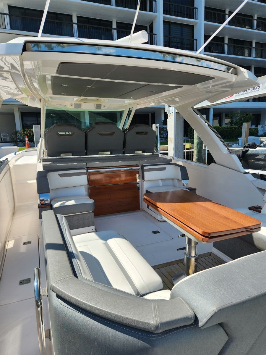 38ft Tiara Yachts Yacht For Sale