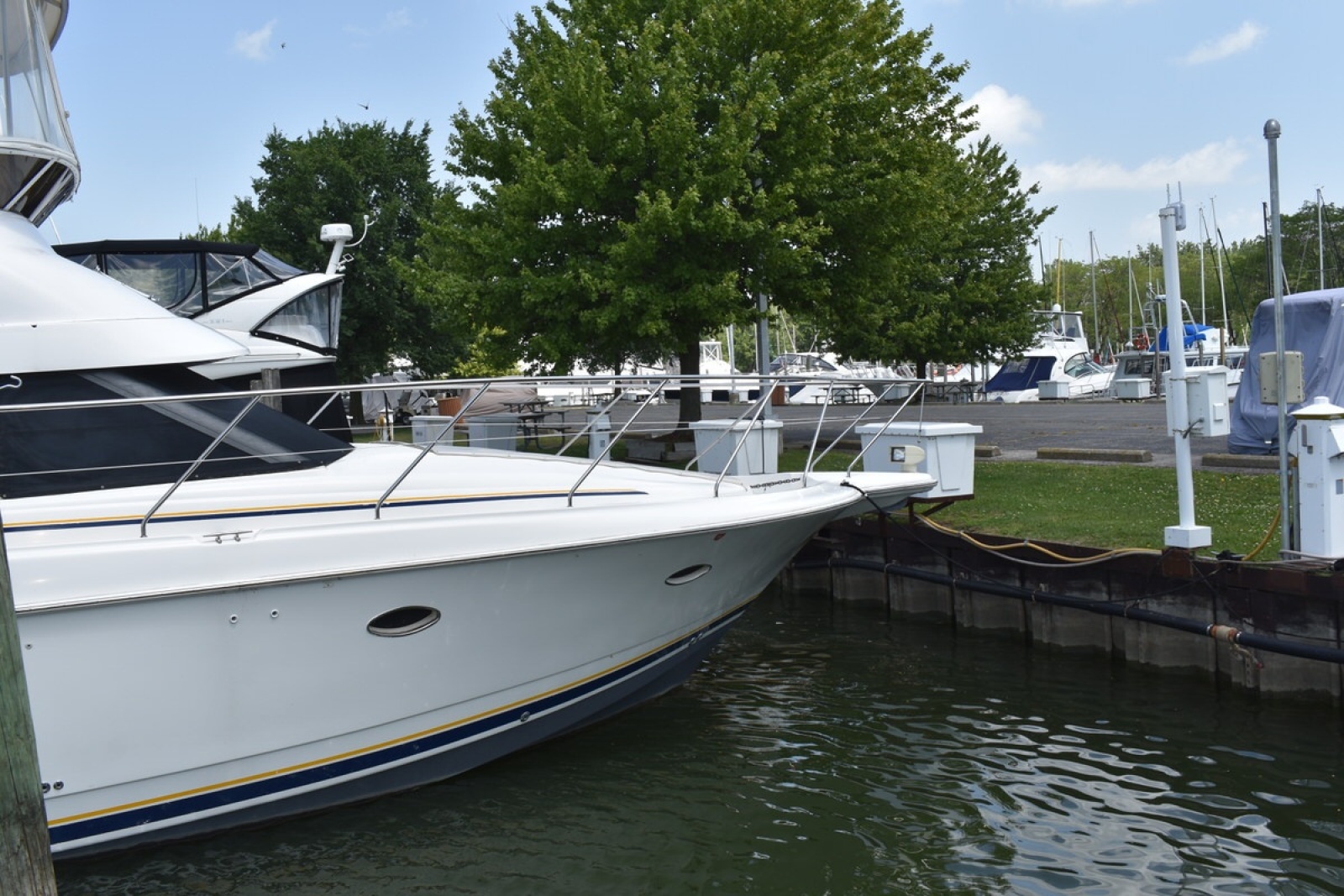 1999 Silverton 422