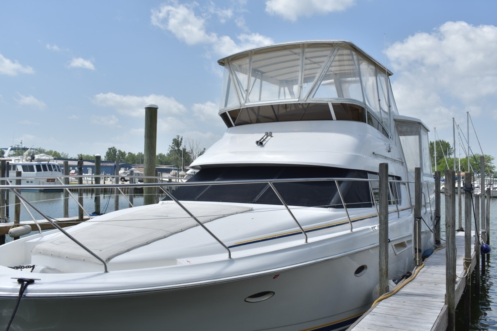 1999 Silverton 422