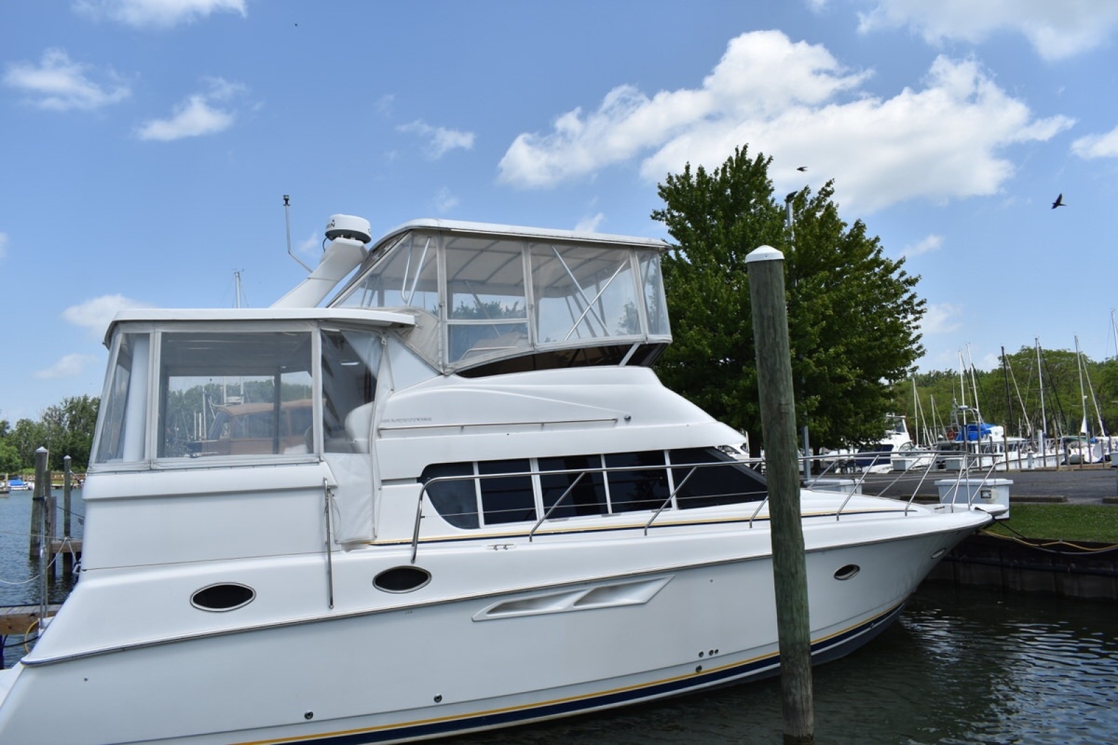 1999 Silverton 422