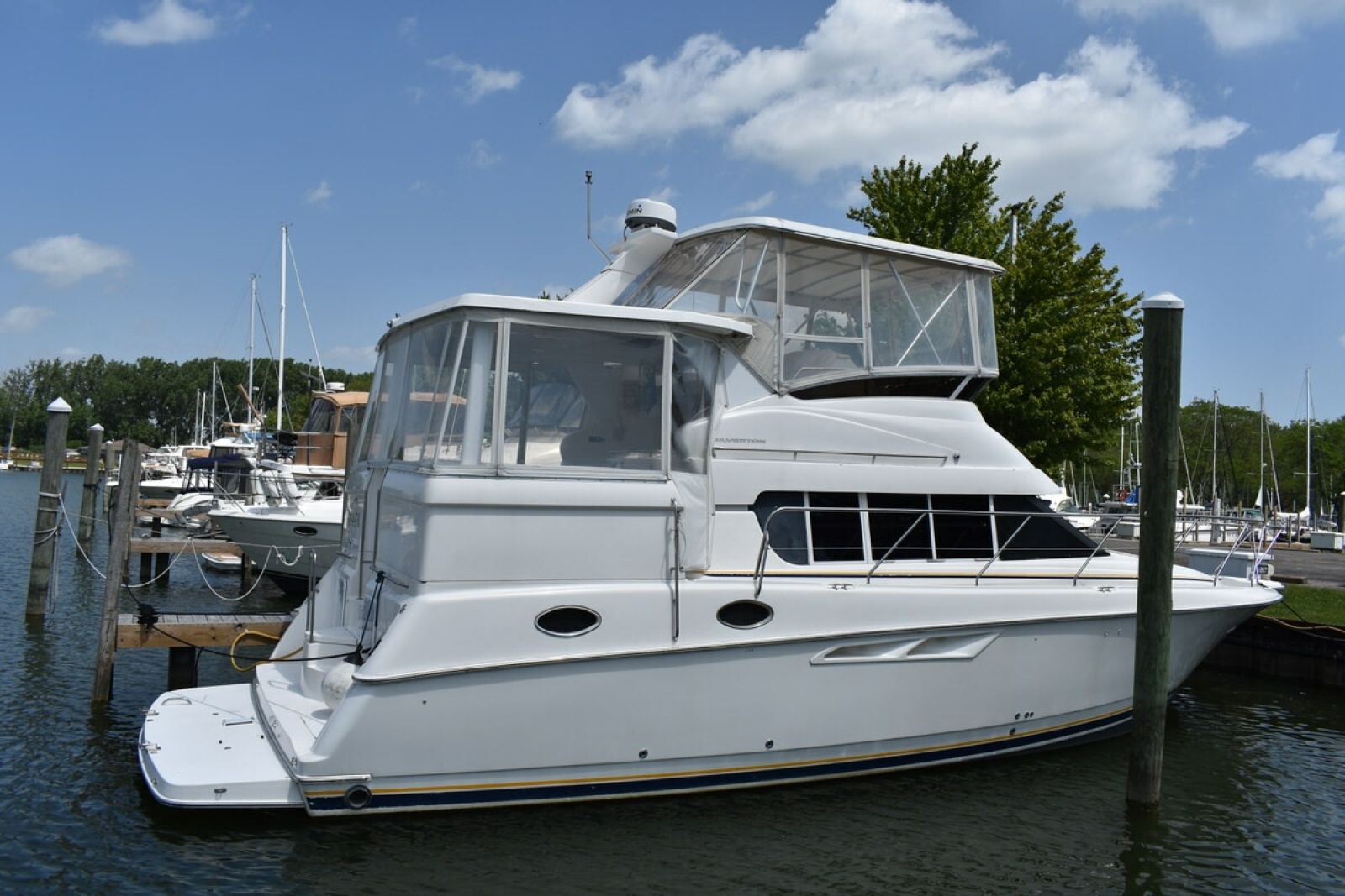 1999 Silverton 422
