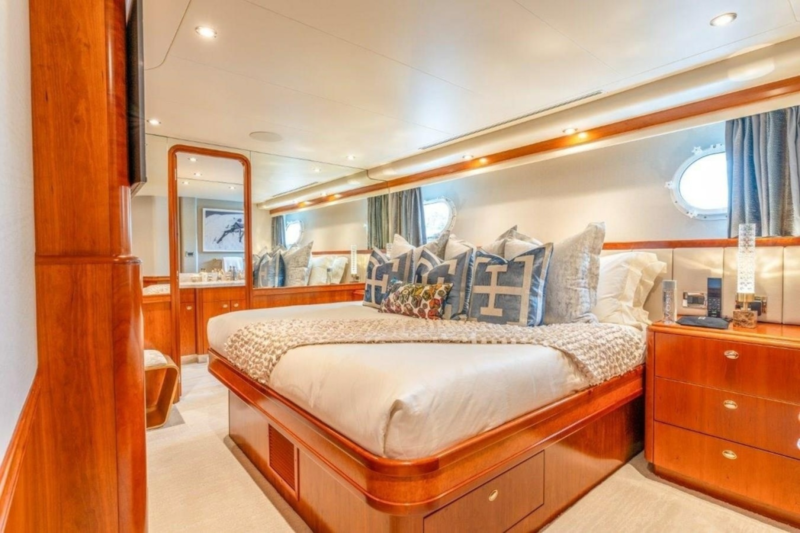 2006 Westport 130 Motoryacht