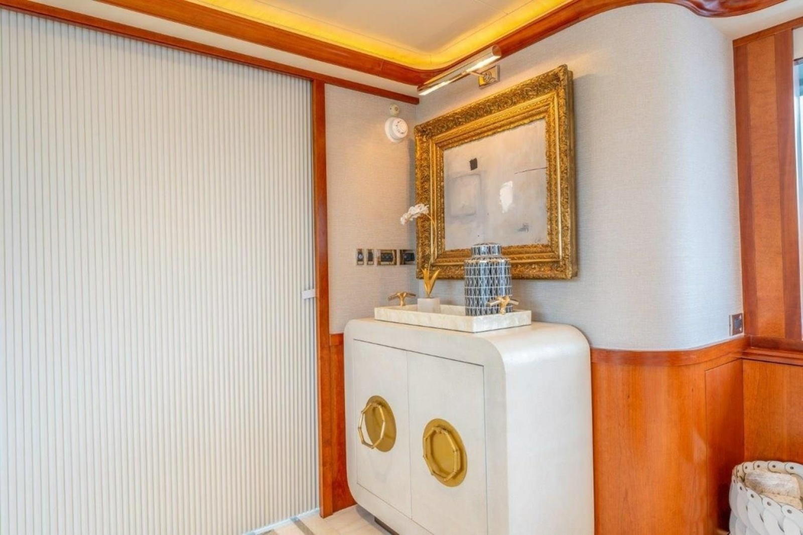 2006 Westport 130 Motoryacht