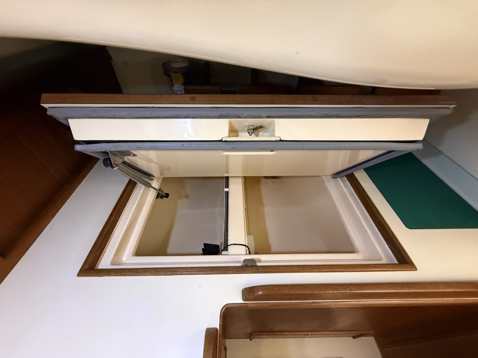 2003 Island Packet 380