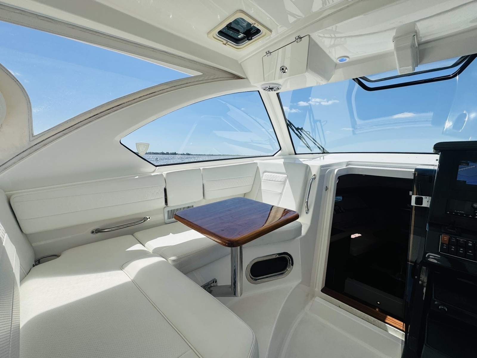 2021 Pursuit OS 355