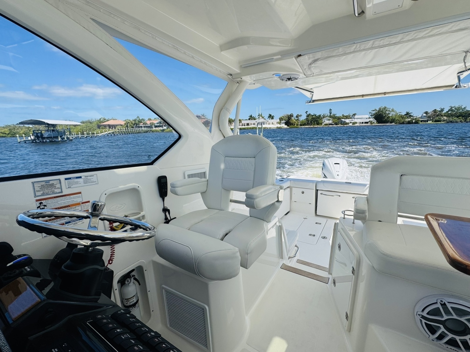 35ft Pursuit Yacht For Sale