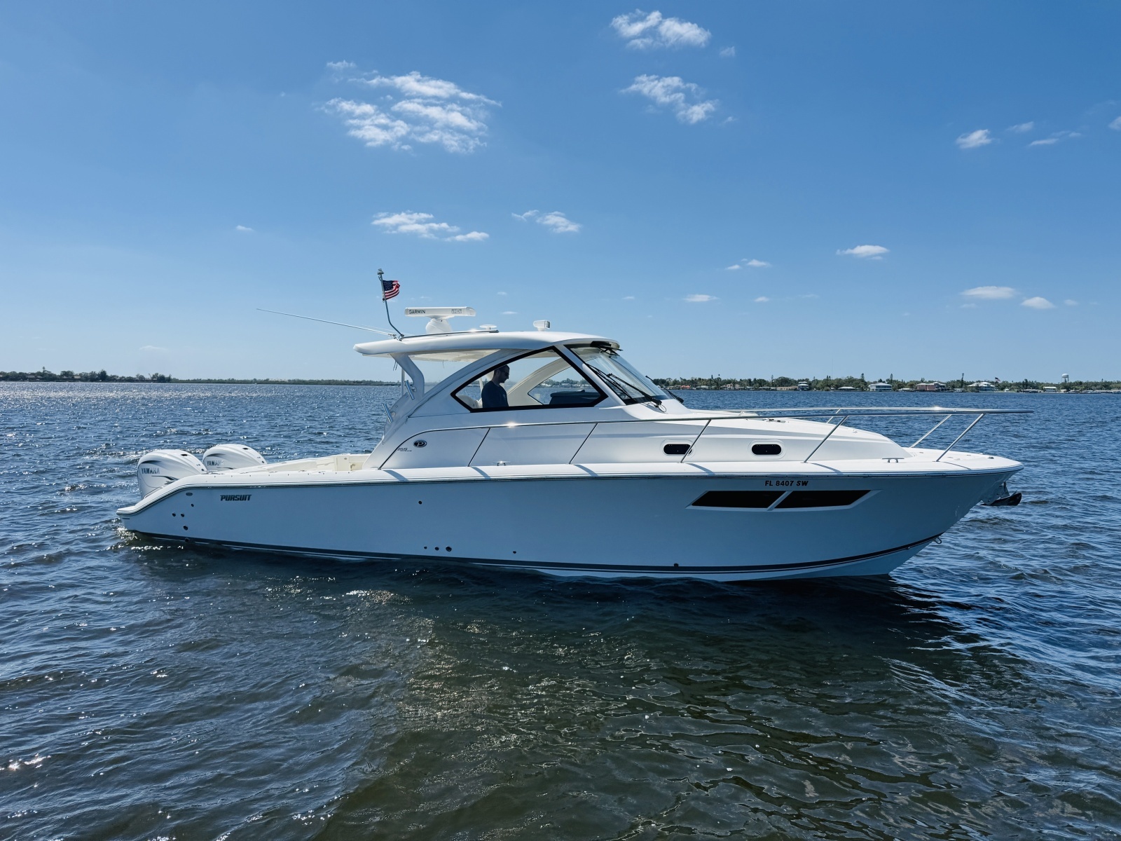 35ft Pursuit Yacht For Sale